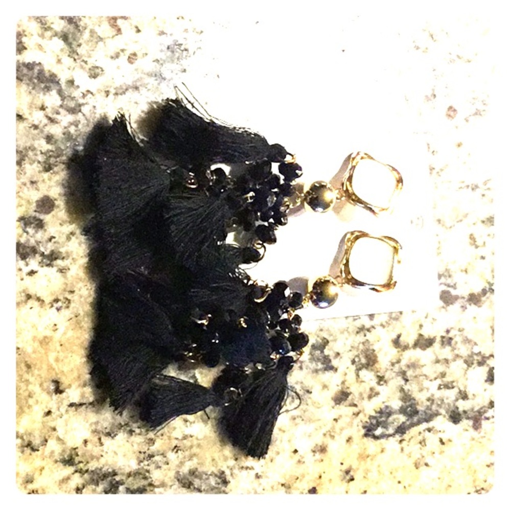 BRAND NEW NEVER BEEN WORN. I got duplicates— oops!